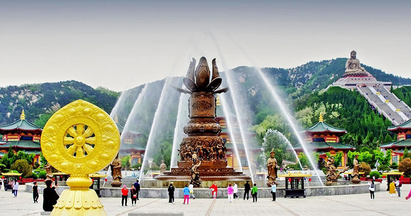 烟台市龙口南山胶东药师颂雕塑音乐喷泉